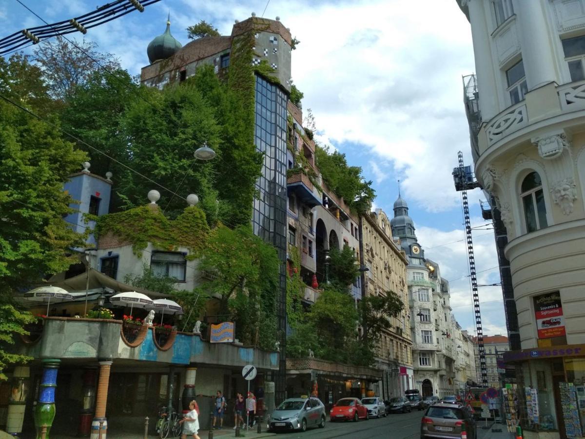 Central Mariahilfer Apartment 5 Min To The Schoenbrunn Palace And City Shopping Center Вена Экстерьер фото