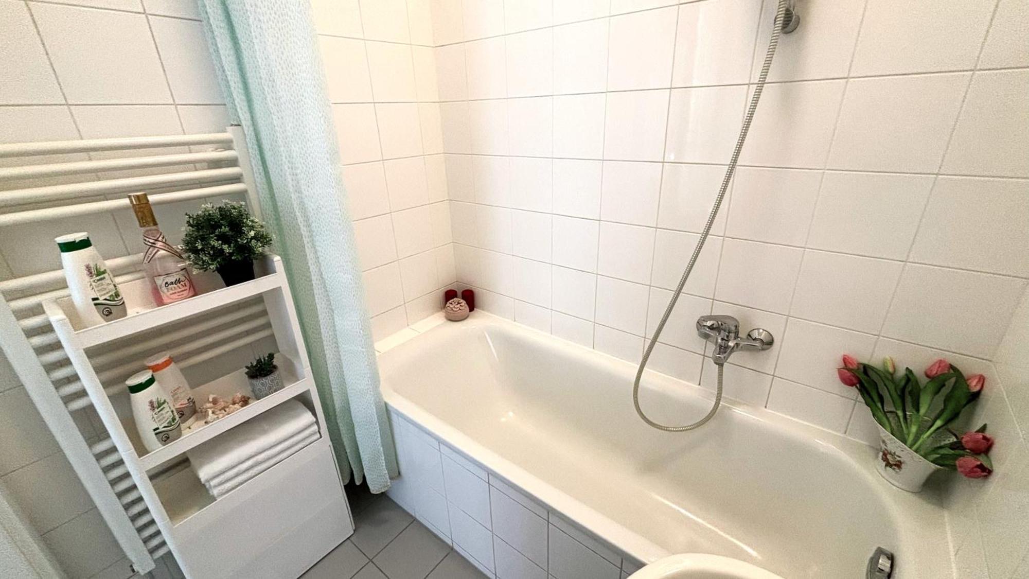 Central Mariahilfer Apartment 5 Min To The Schoenbrunn Palace And City Shopping Center Вена Экстерьер фото
