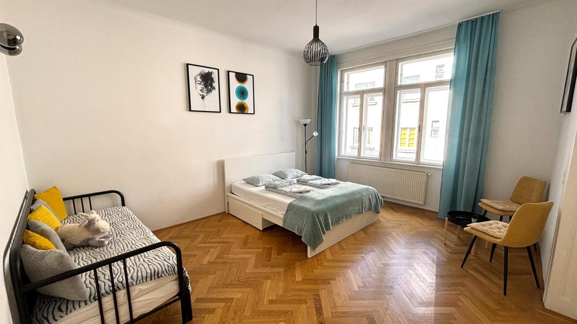 Central Mariahilfer Apartment 5 Min To The Schoenbrunn Palace And City Shopping Center Вена Экстерьер фото