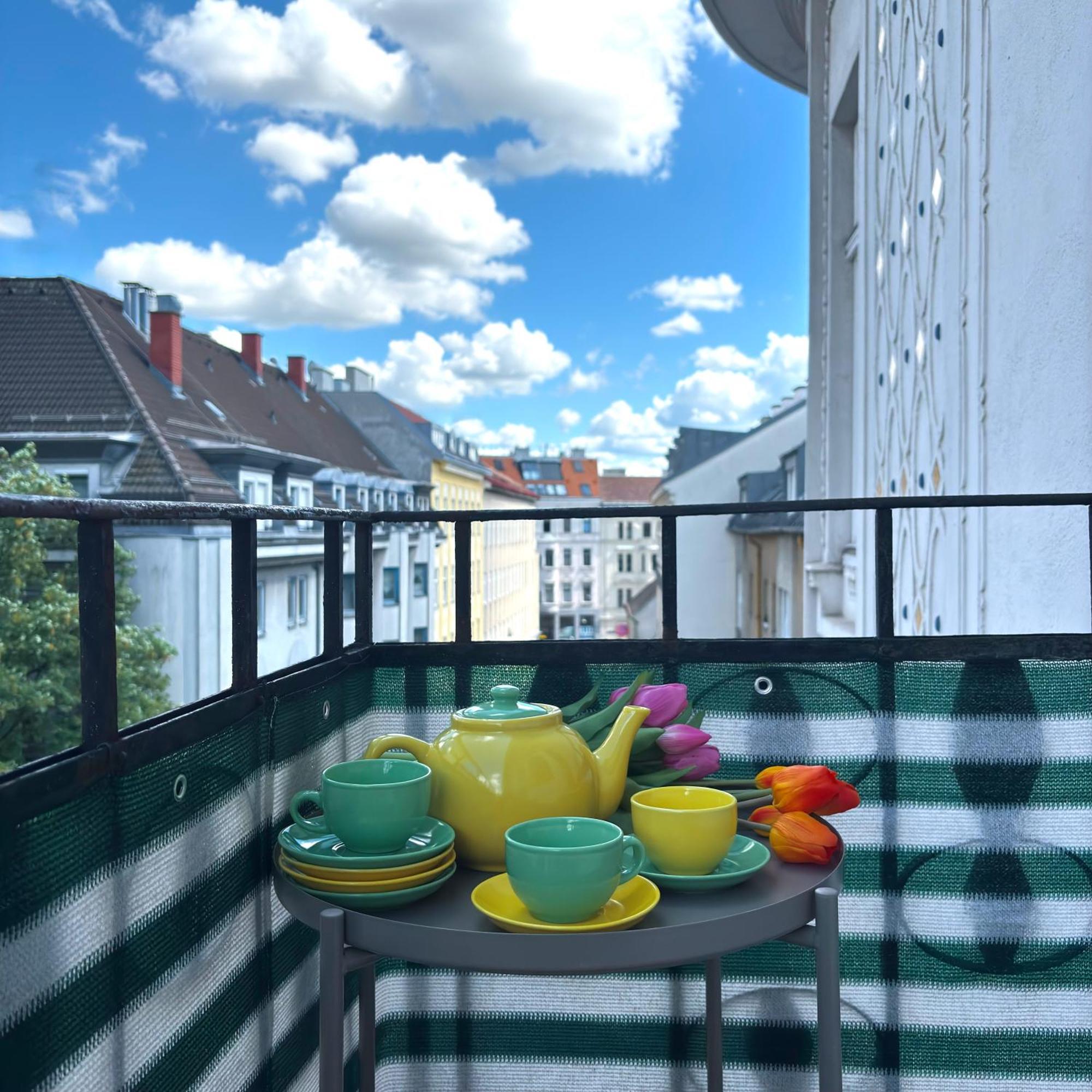 Central Mariahilfer Apartment 5 Min To The Schoenbrunn Palace And City Shopping Center Вена Экстерьер фото